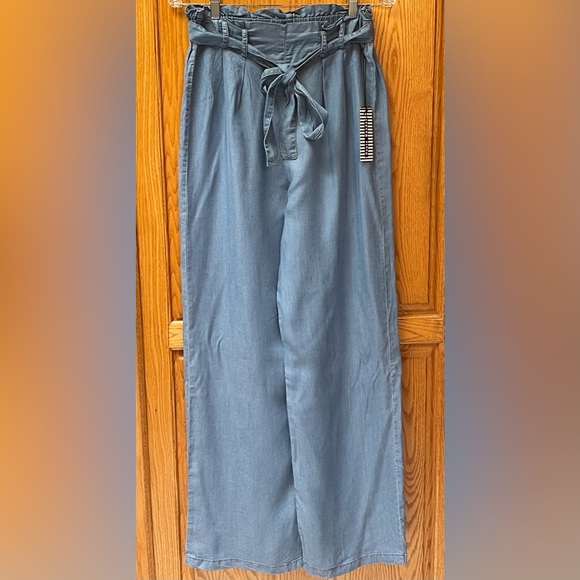 NWT Two-piece Denim Blue Set size L (Juniors) - Picture 4 of 5